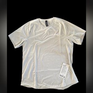 lululemon athletica Light Gray License To Train Short Sleeve Tee